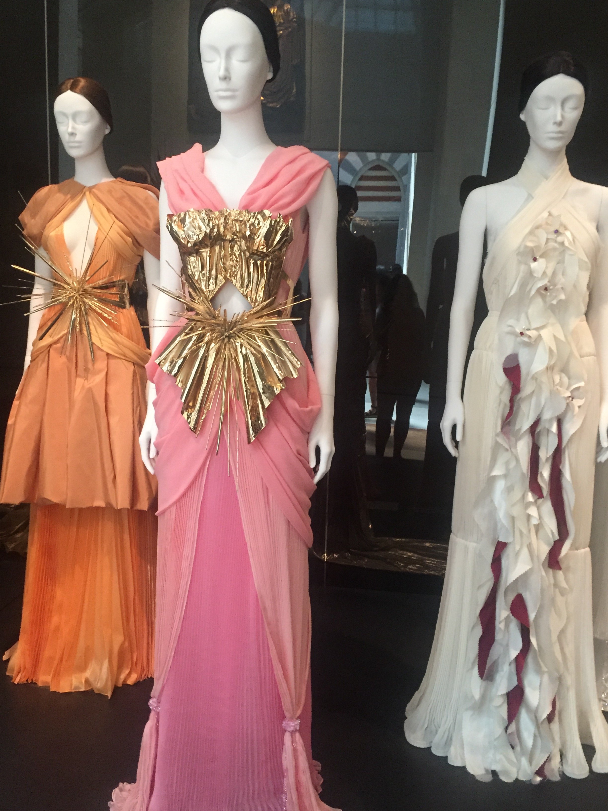 Heavenly Bodies: Fashion and The Catholic Imagination Exhibition At The ...